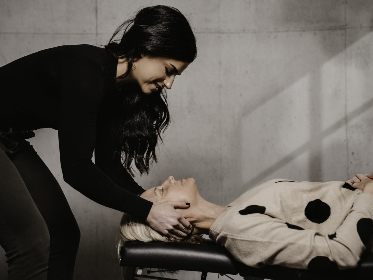 conditions-neck-pain-stiffness-img-2